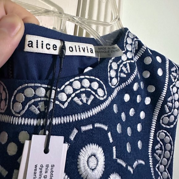 Alice + Olivia Blue and White Mini Dress - Picture 3 of 13